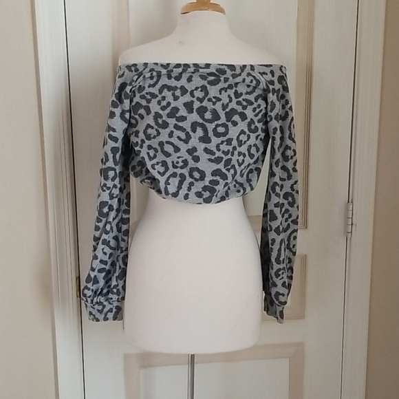 Fashion Nova Leopard Crop Top - Picture 5 of 5
